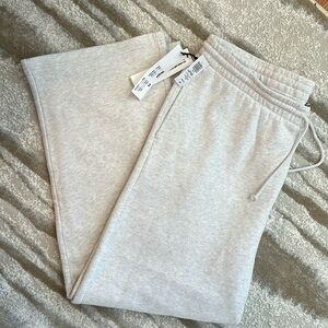 Aritzia Wide Leg Sweatpants 2x NWT